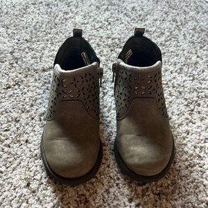 OshKosh booties. Size 7.